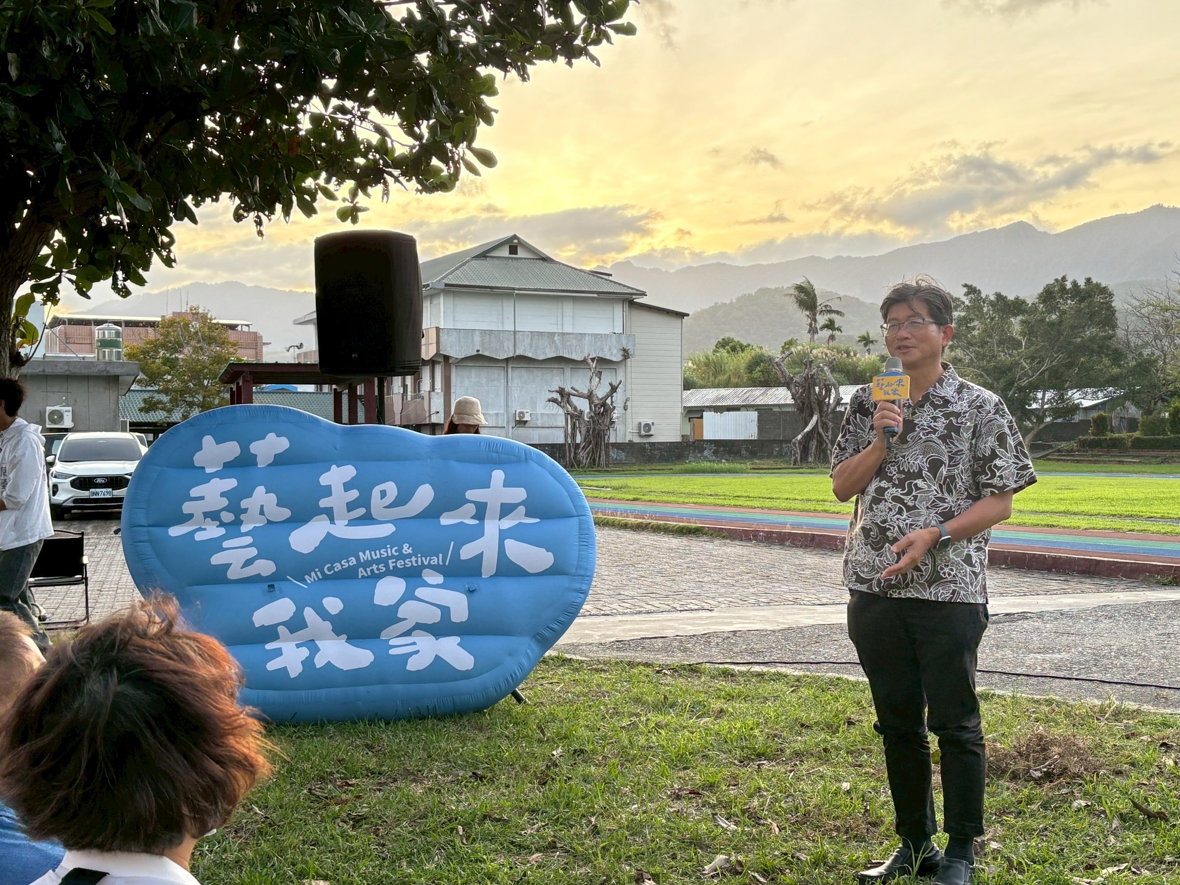 臺東縣政府文化處長李吉崇表示，雖然今年的「藝起來我家」在長濱國小畫下了句點，但藝術的腳步不會停歇。未來，活動將持續走入臺東縣各個鄉鎮、各個社區。