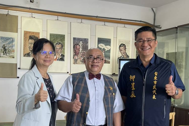 原住民首位國家級畫家吳信和，應邀到臺東高中展出「風雲-2025人物畫展」。