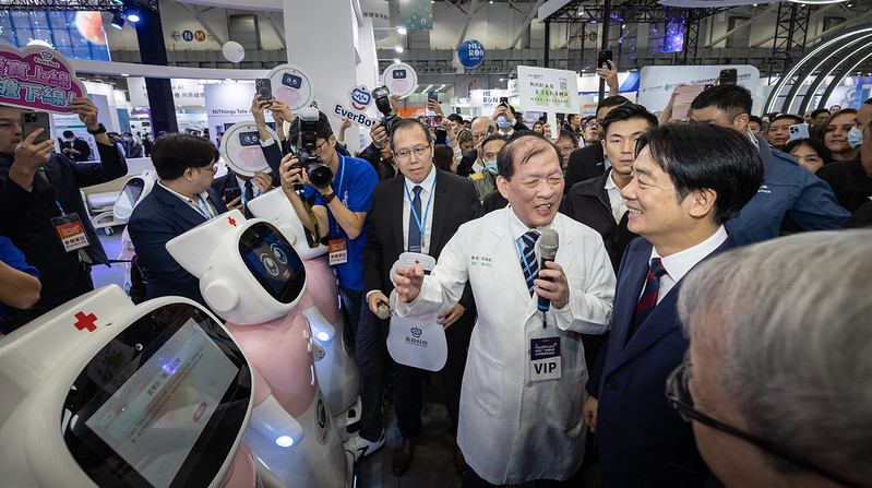 醫療科技展開幕 總統盼醫療生技產業立足臺灣、布局全球