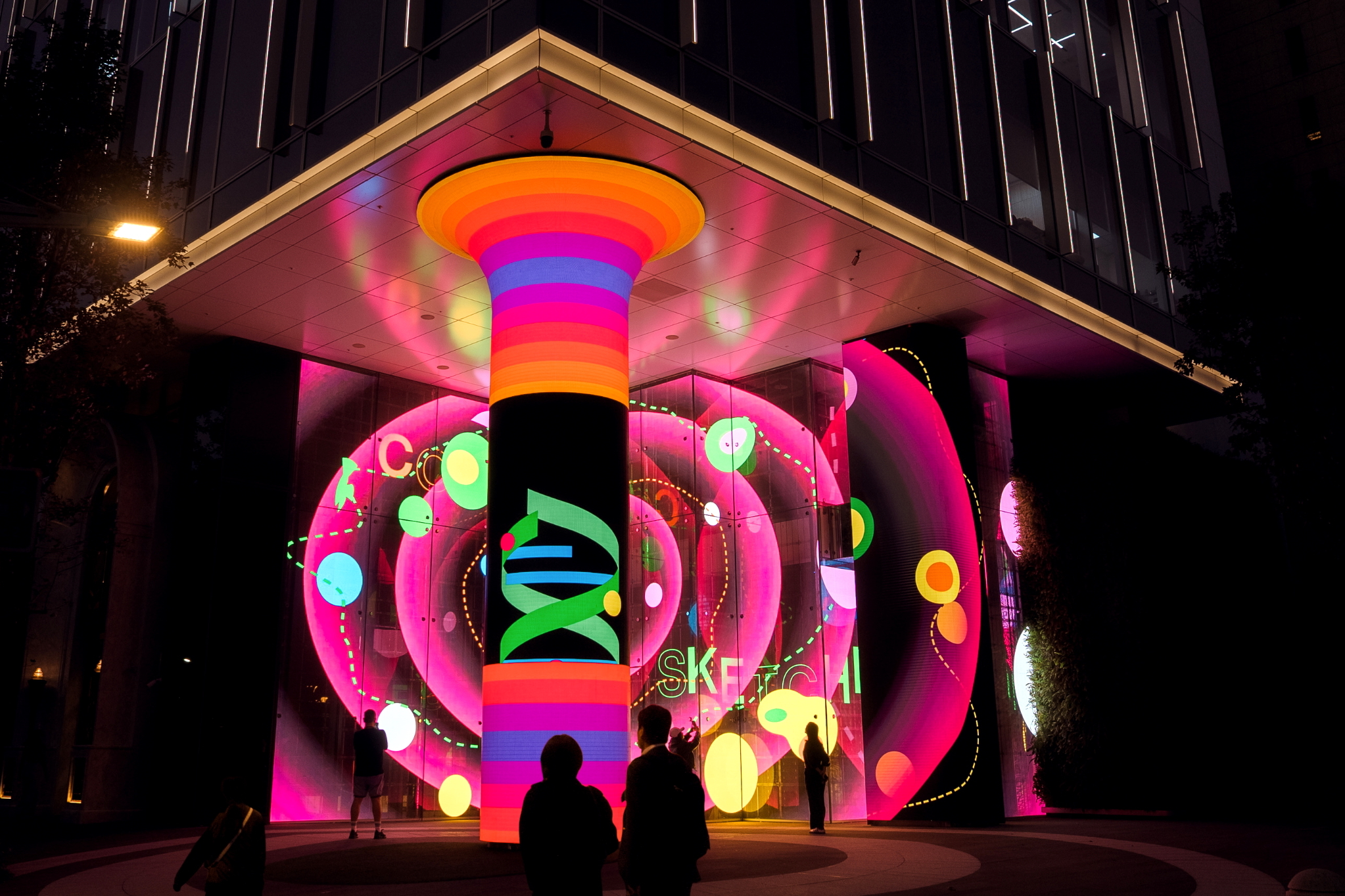 豪華朗機工《宇宙寫生》戶外衛星展。(圖片提供／Taipei Lumitree) 