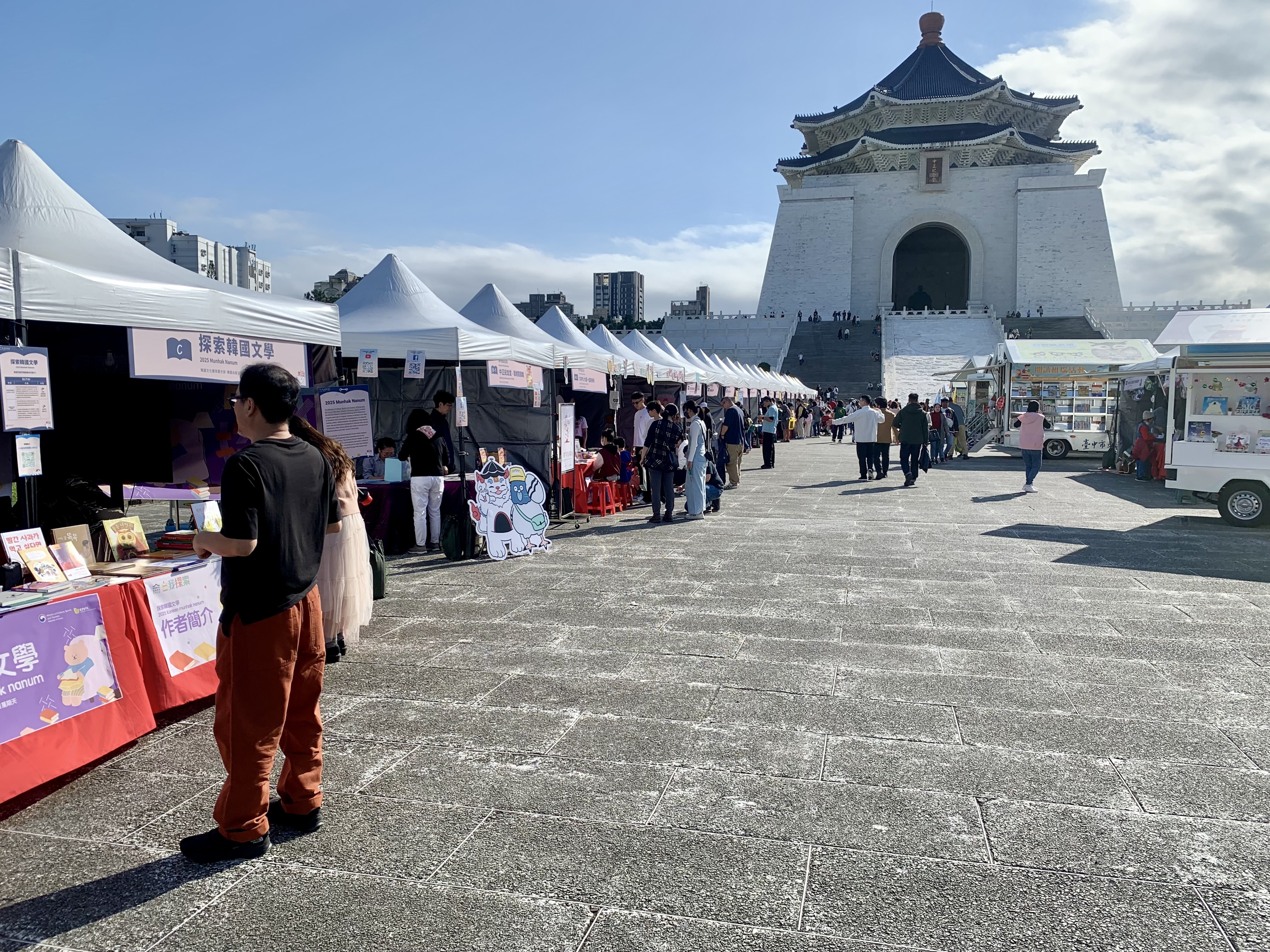 一年一度的「臺灣閱讀節」盛會——歡樂閱讀嘉年華，今（6日）明（7日）兩天在中正紀念堂園區熱鬧登場 (記者攝)