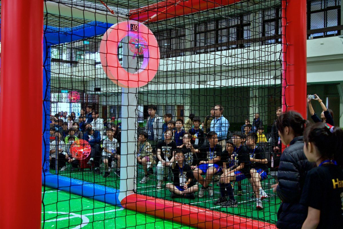 「無人機足球賽」融合科技與運動，吸引學生熱情參與