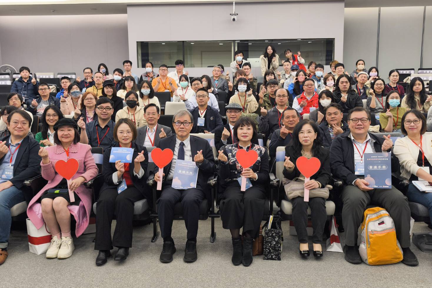 靖娟基金會今天（13日）舉辦「未成年無照駕駛防治記者會暨研討會」。