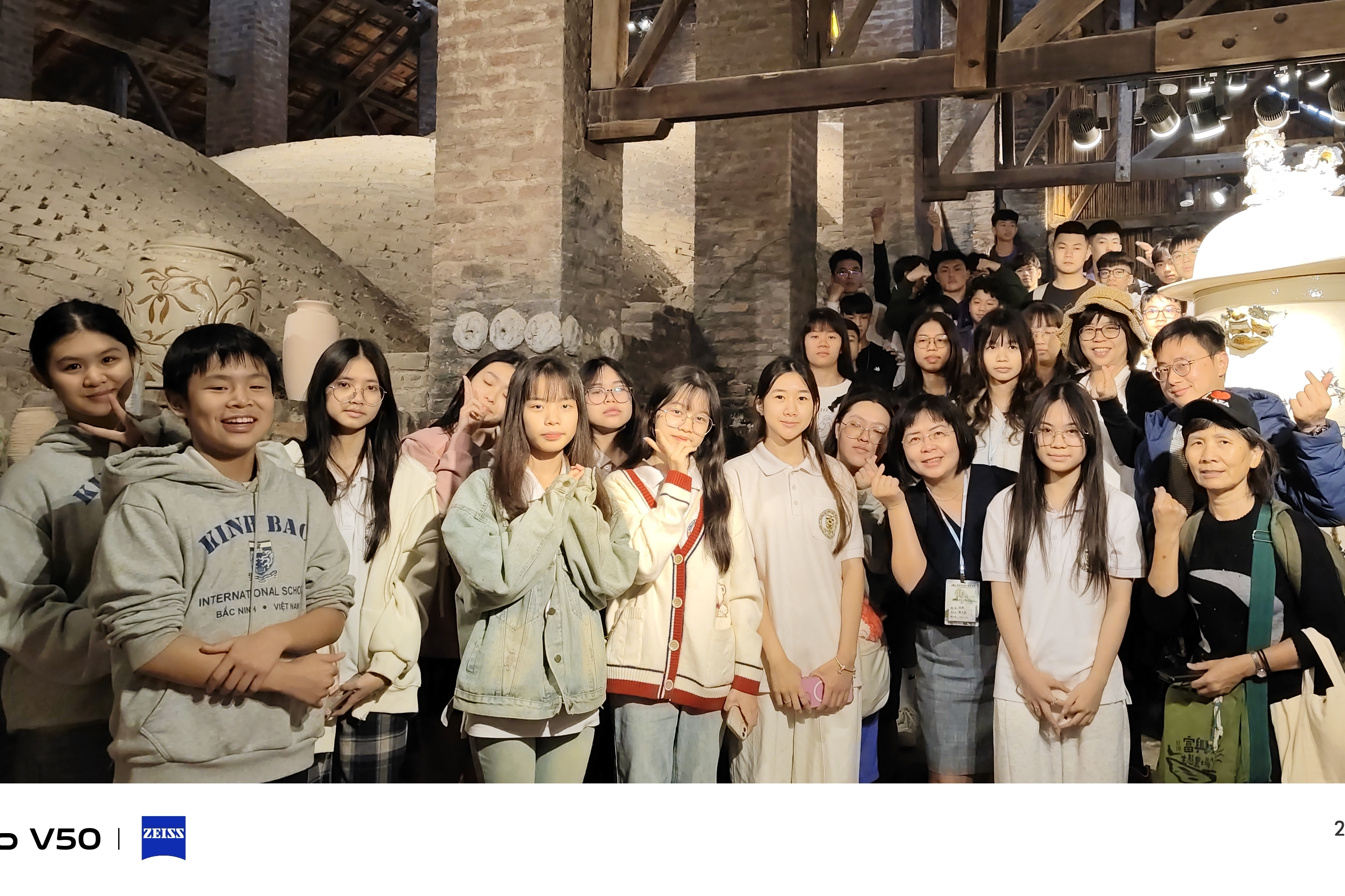 參觀越南陶瓷村 (金山高中提供)