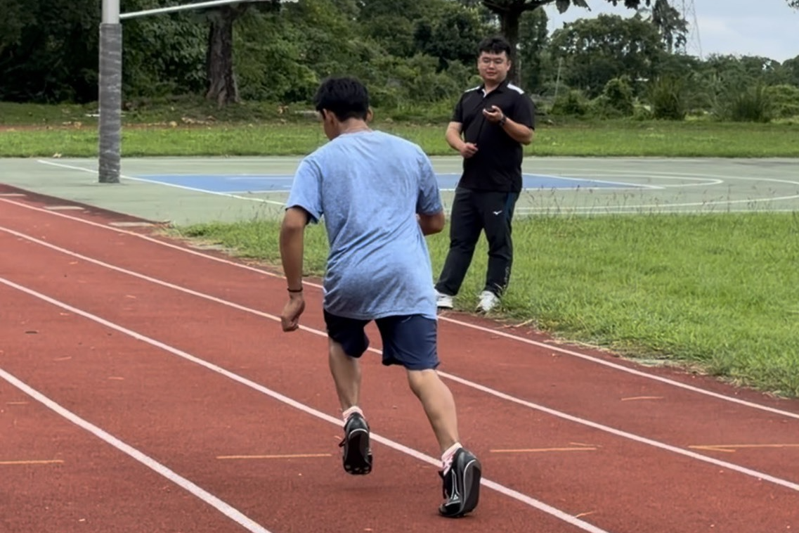 陳麒安老師陪同邱奇希特訓的情況