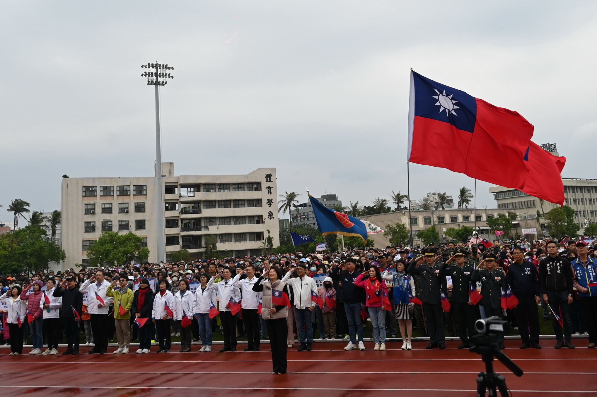 臺東縣政府將於115年1月1 日早上7點50分到8點30分，在臺東縣立體育場舉辦元旦升旗典禮，歡迎各界組隊報名參加。