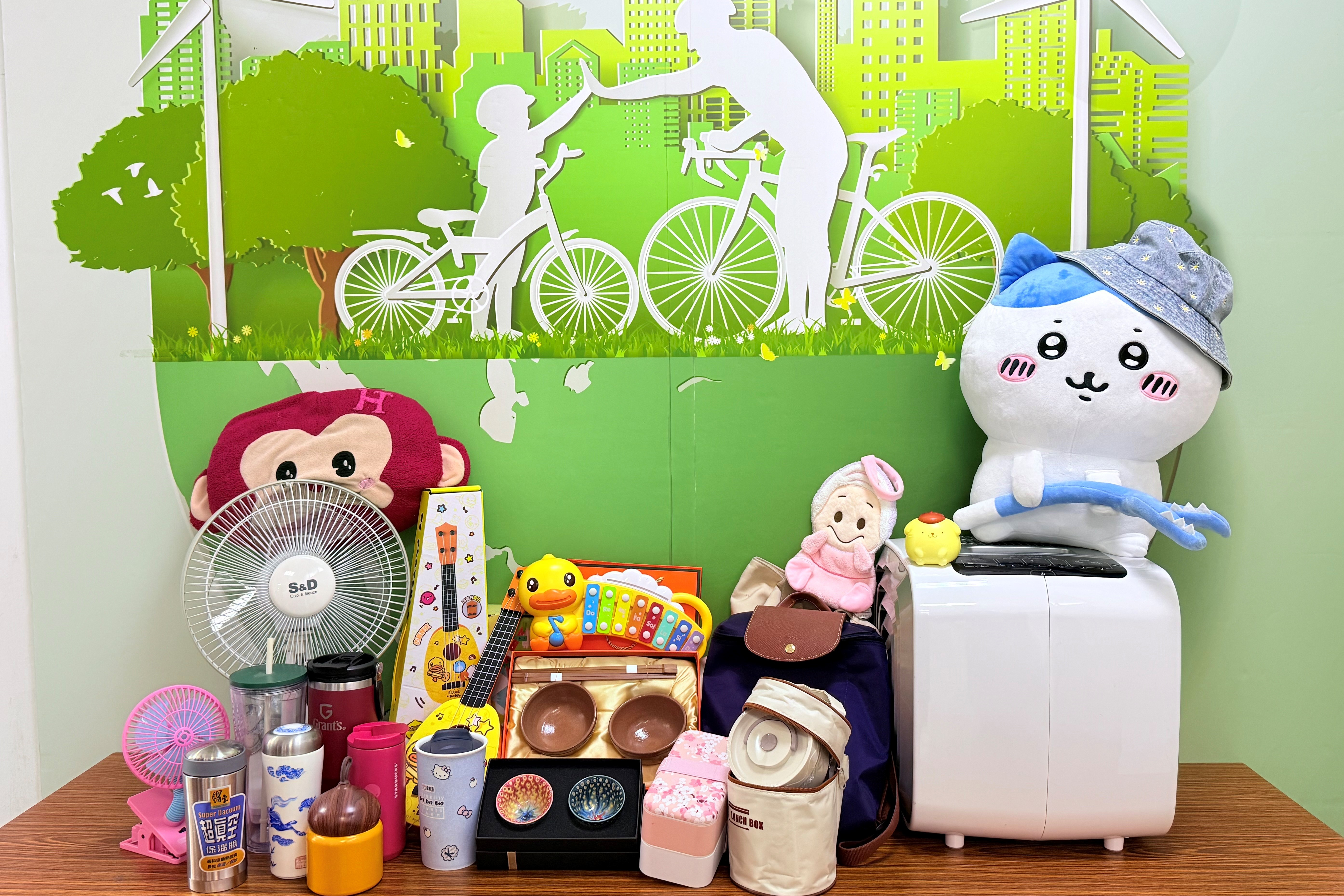 民眾愛心捐贈的物資