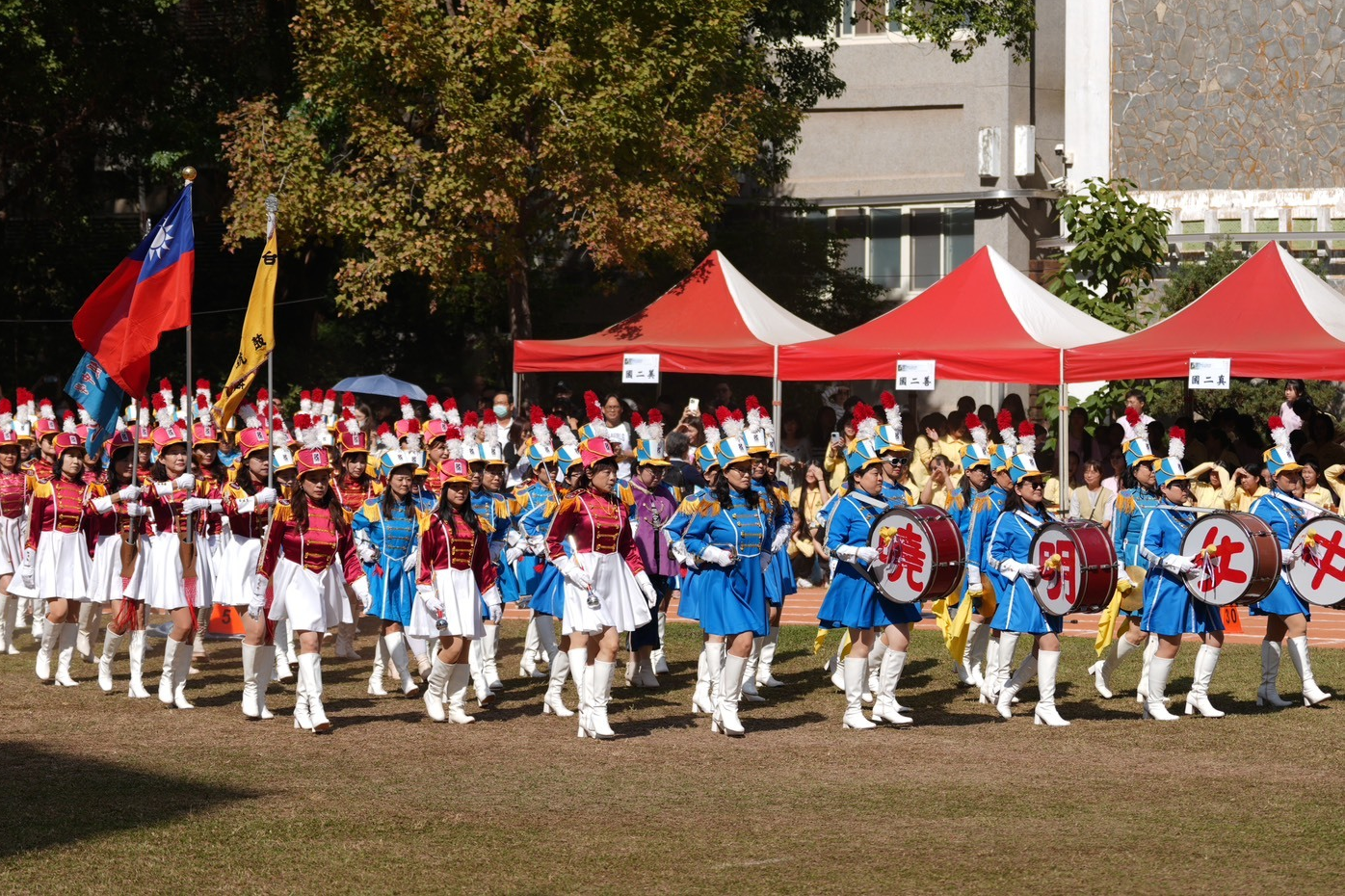曉明女中畢業校友與小學妹跨世代合體 