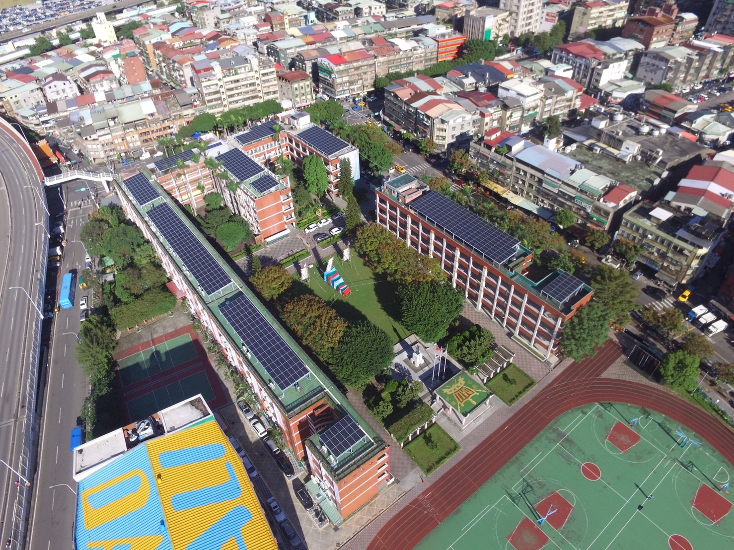 大理高中建置太陽能板，將售電收益回饋校園