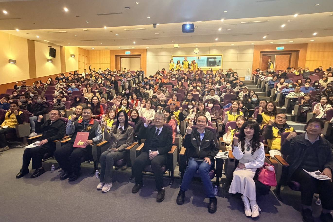 「因應全球AI科技　技職教育及技專校院多元入學講座」大合影 (開南提供)