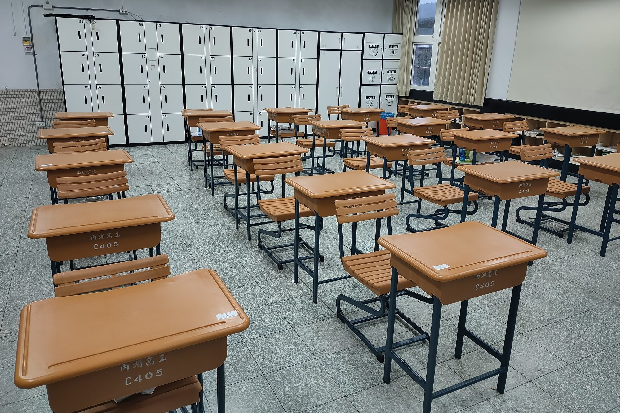 內湖高中率先導入智慧感應收納櫃