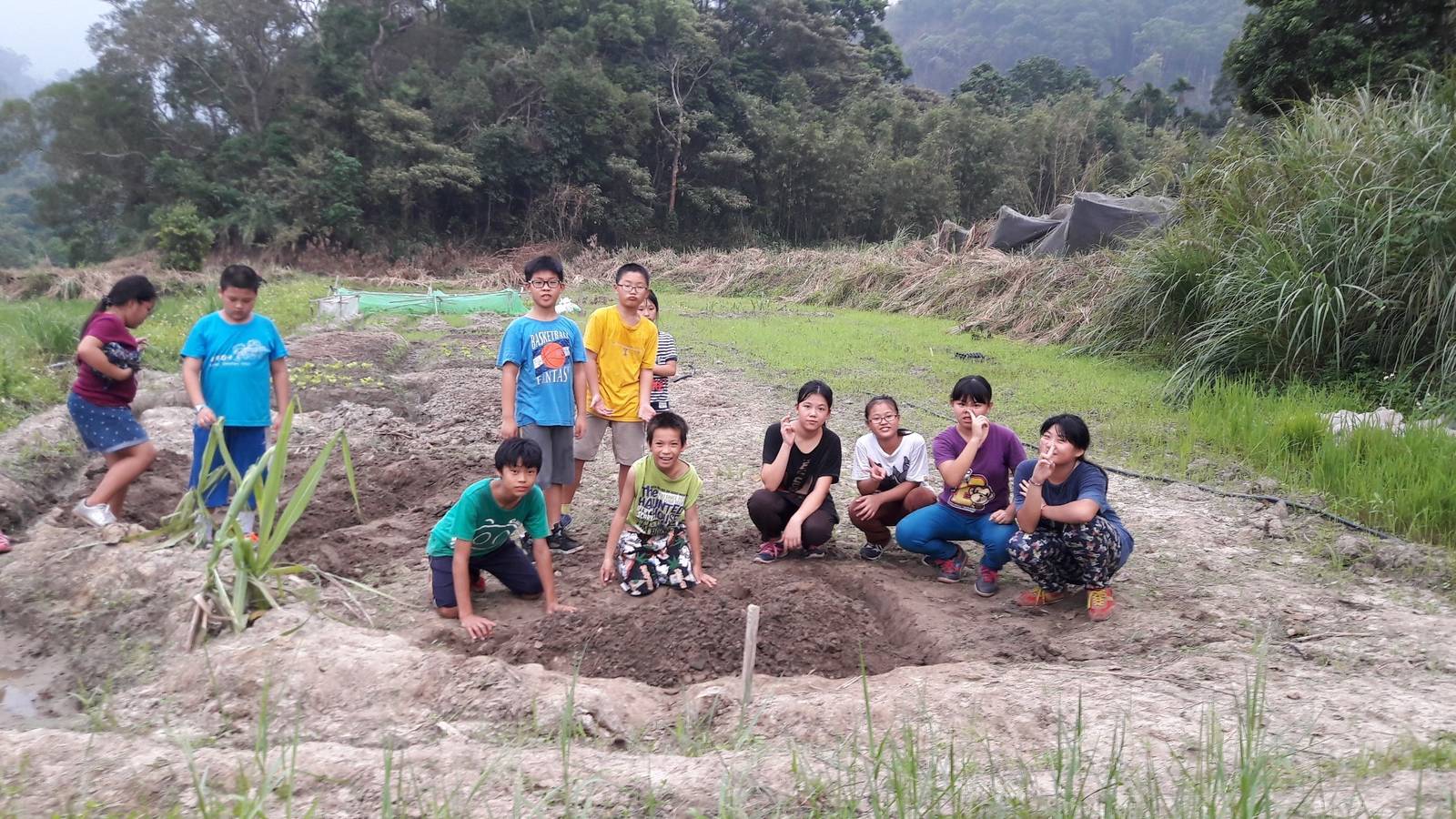 【選擇實驗教育，看見孩子的可能性─專訪南河國小家長會長朱蓓華、學生李昀臻、陳冠冕】