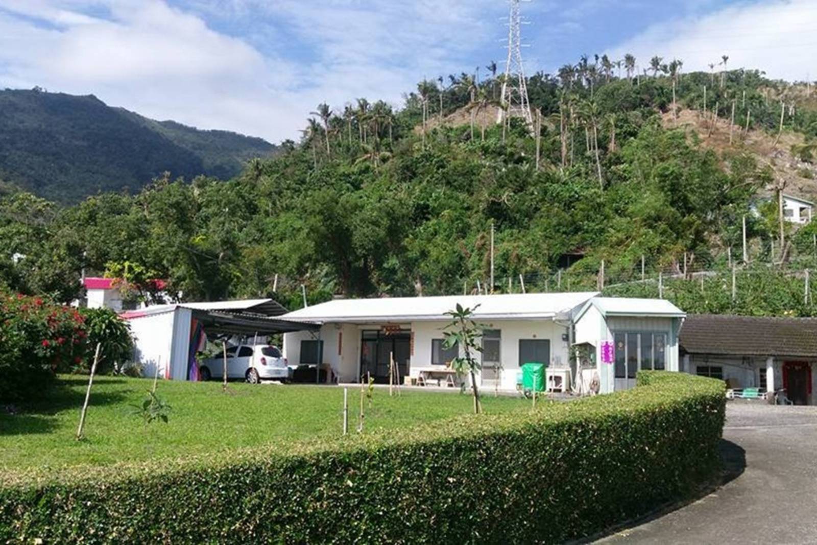 上山看山勢，入門看人意