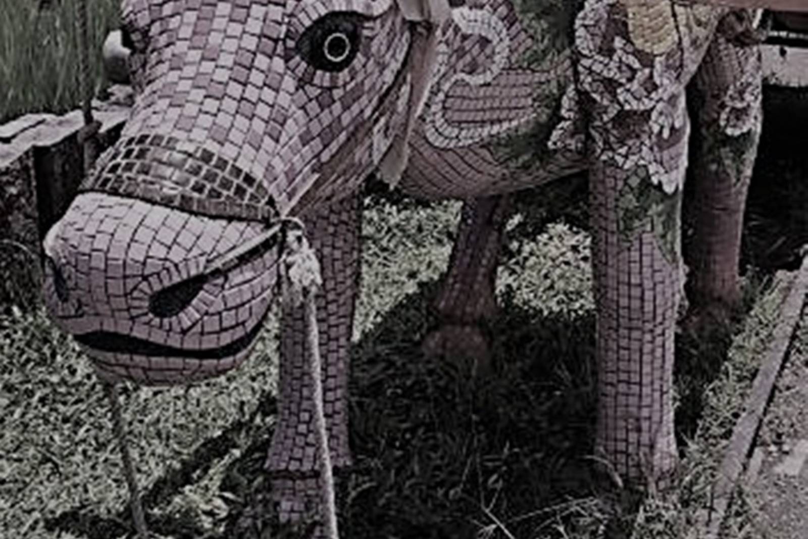 細漢偷挽匏，大漢偷牽牛