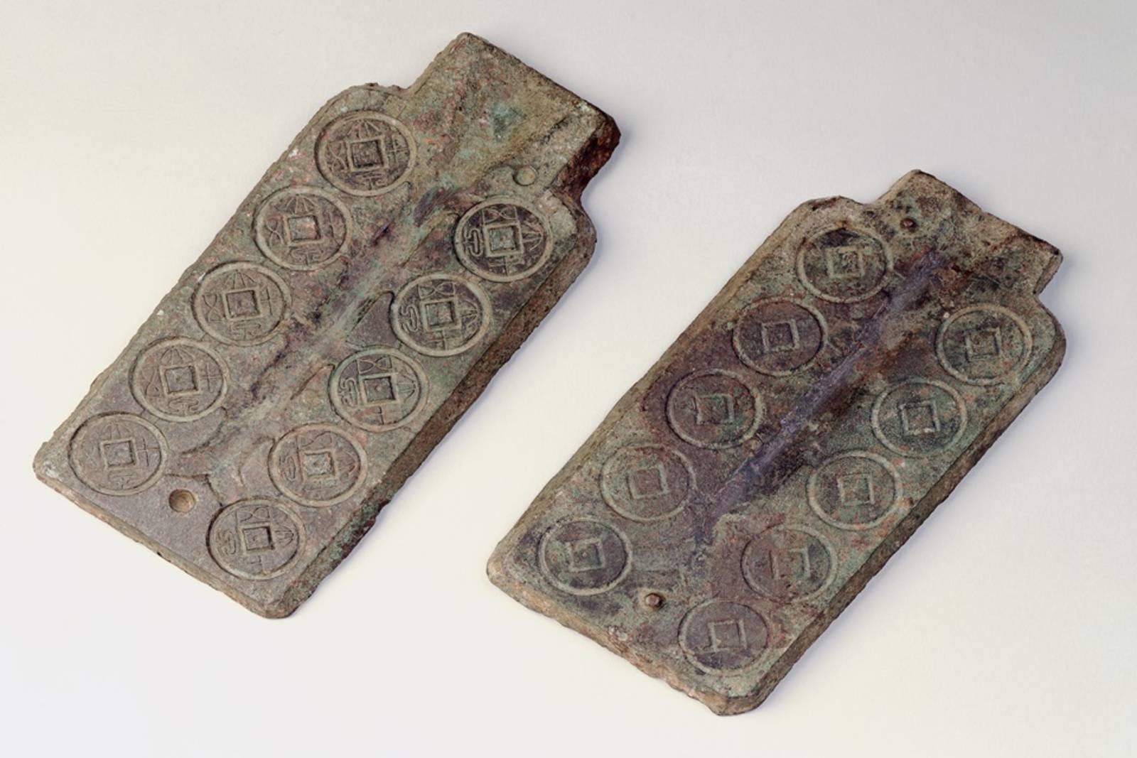 新莽大泉五十錢範