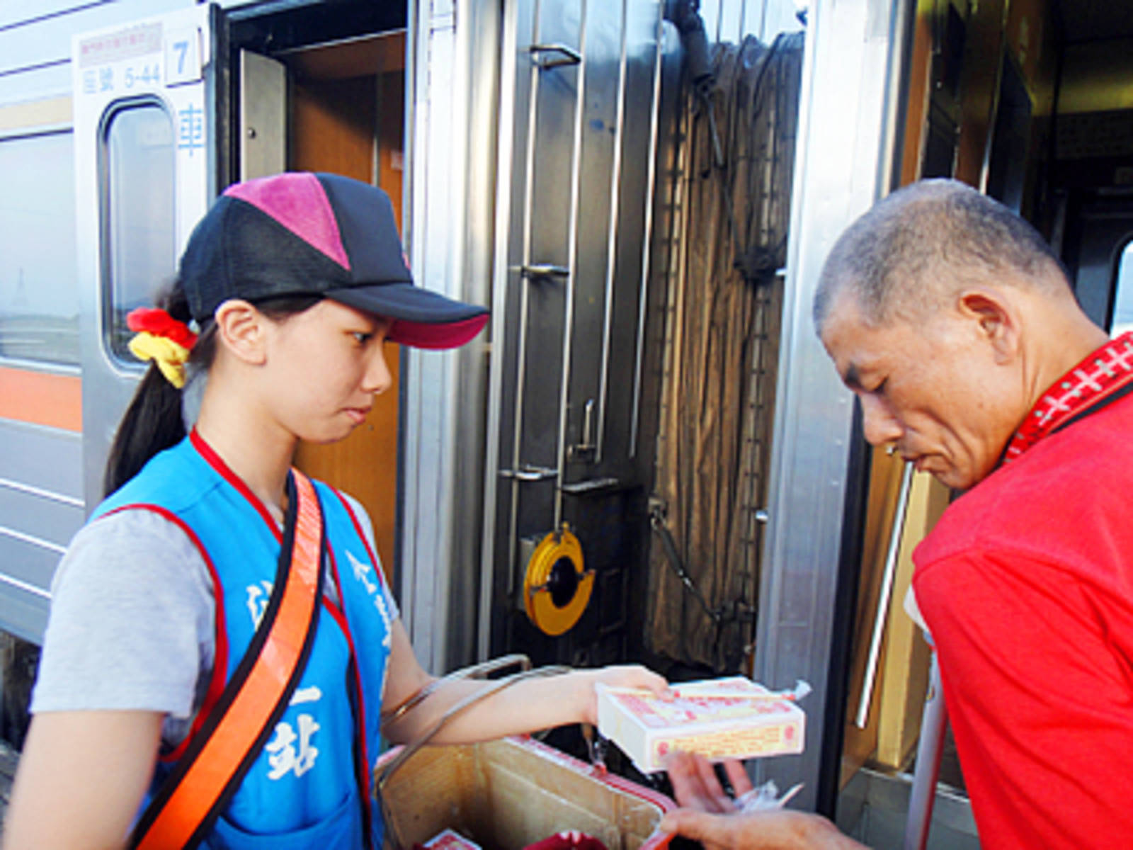 月台販賣池上便當趣聞