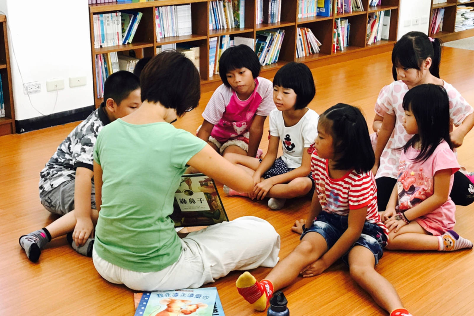 與孩子們說演故事