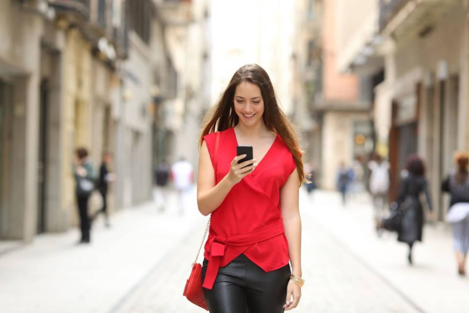 印尼人在台灣都用手機做些什麼?