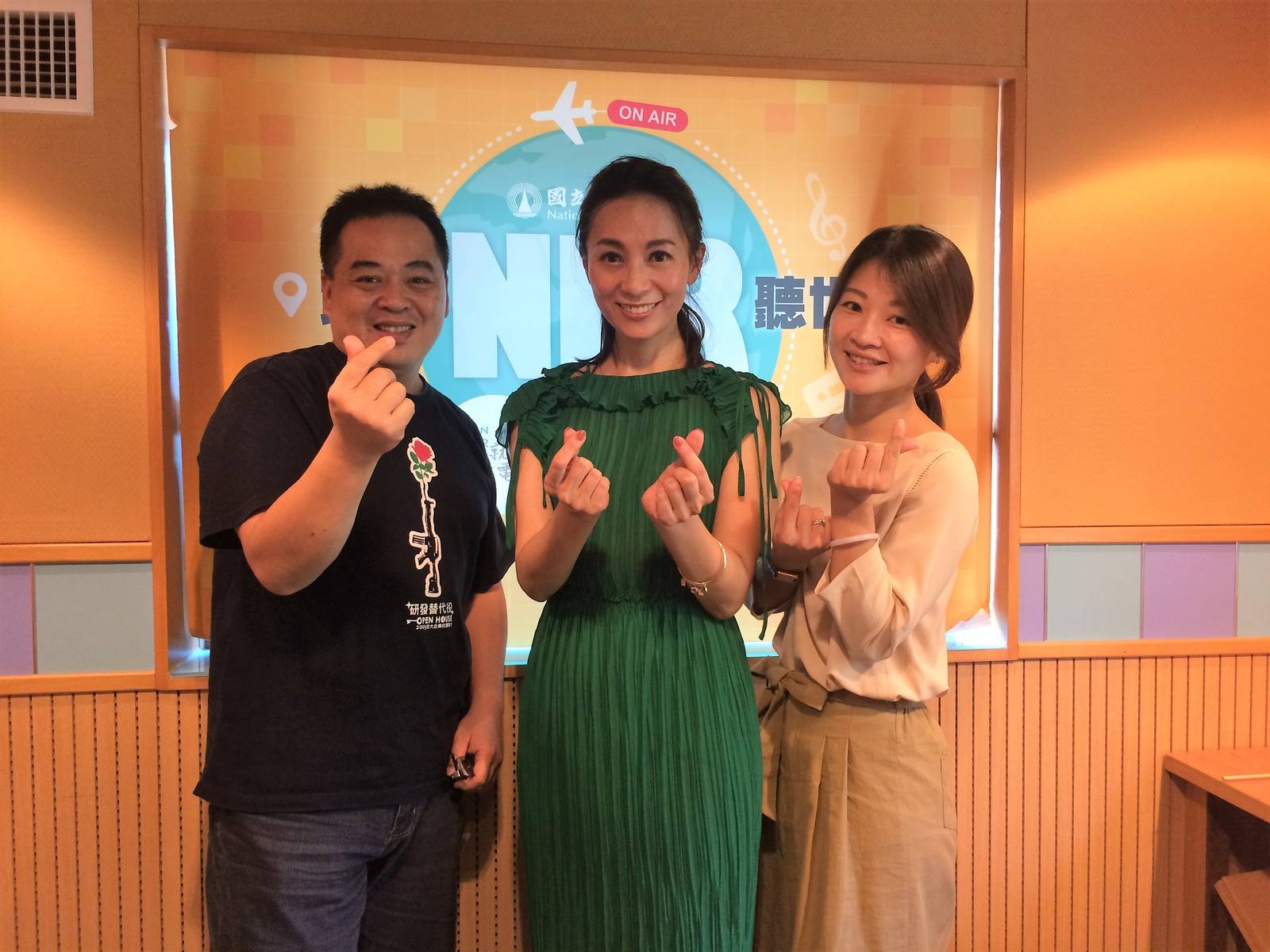 和家人出遊吹吹風就是幸福