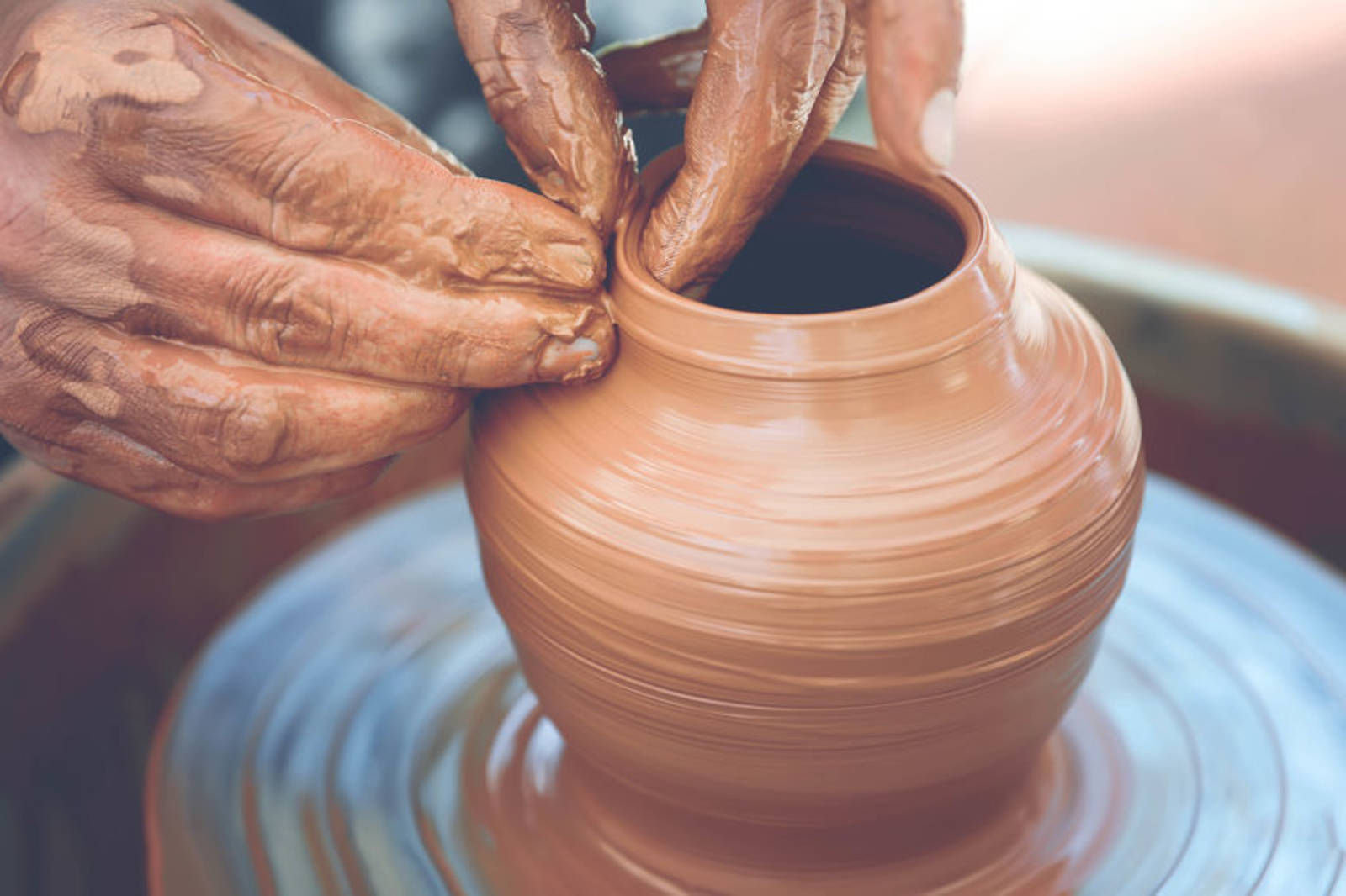 孕育生命的起源  陶壺