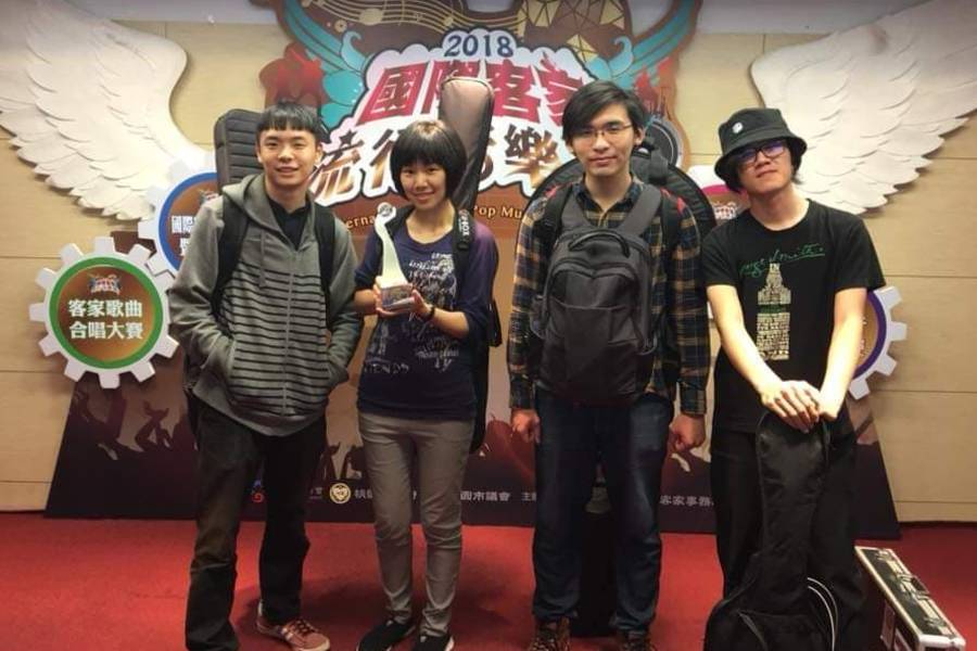 Siàu-lú khah-lah / 少女卡拉