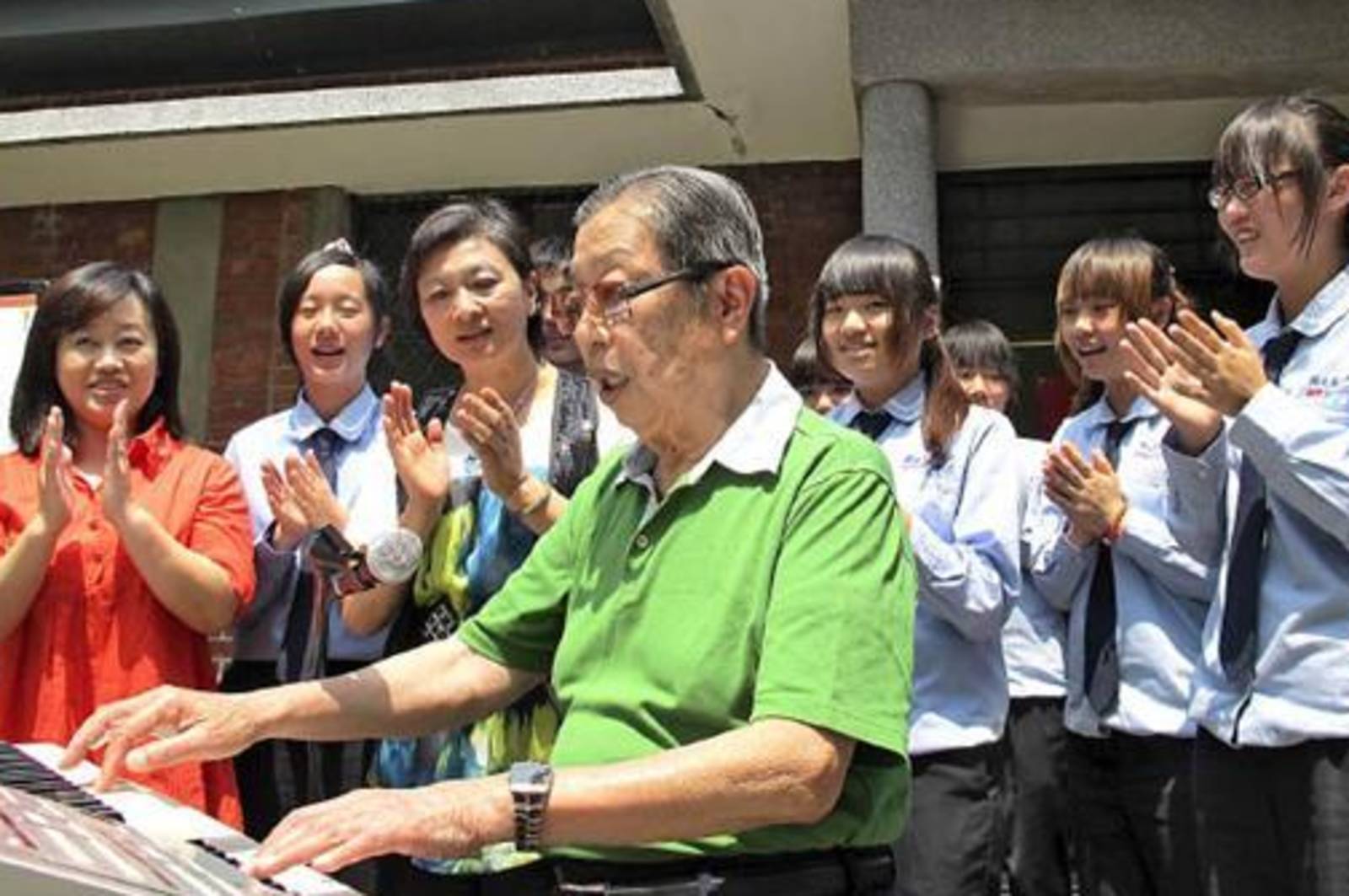 點仔膠～認識童謠音樂家施福珍