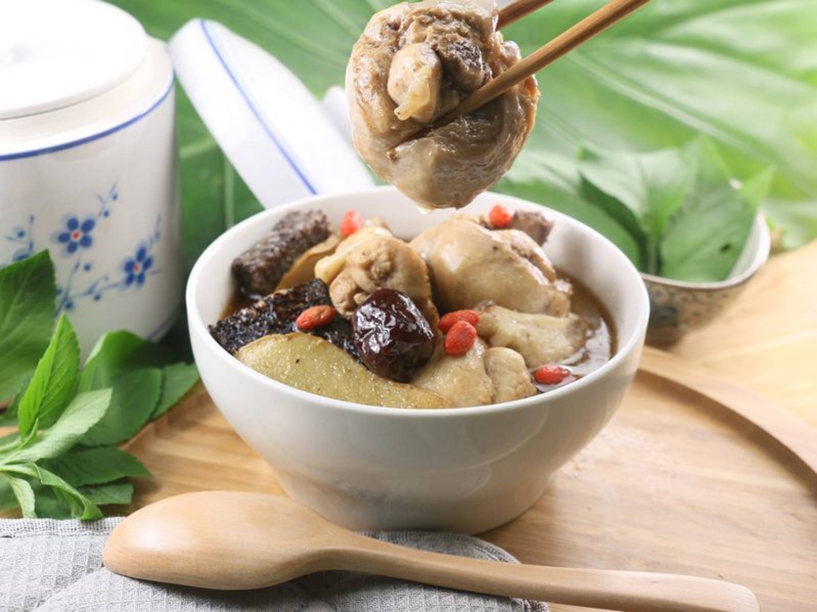 焦桐談飲食文學-麻油雞