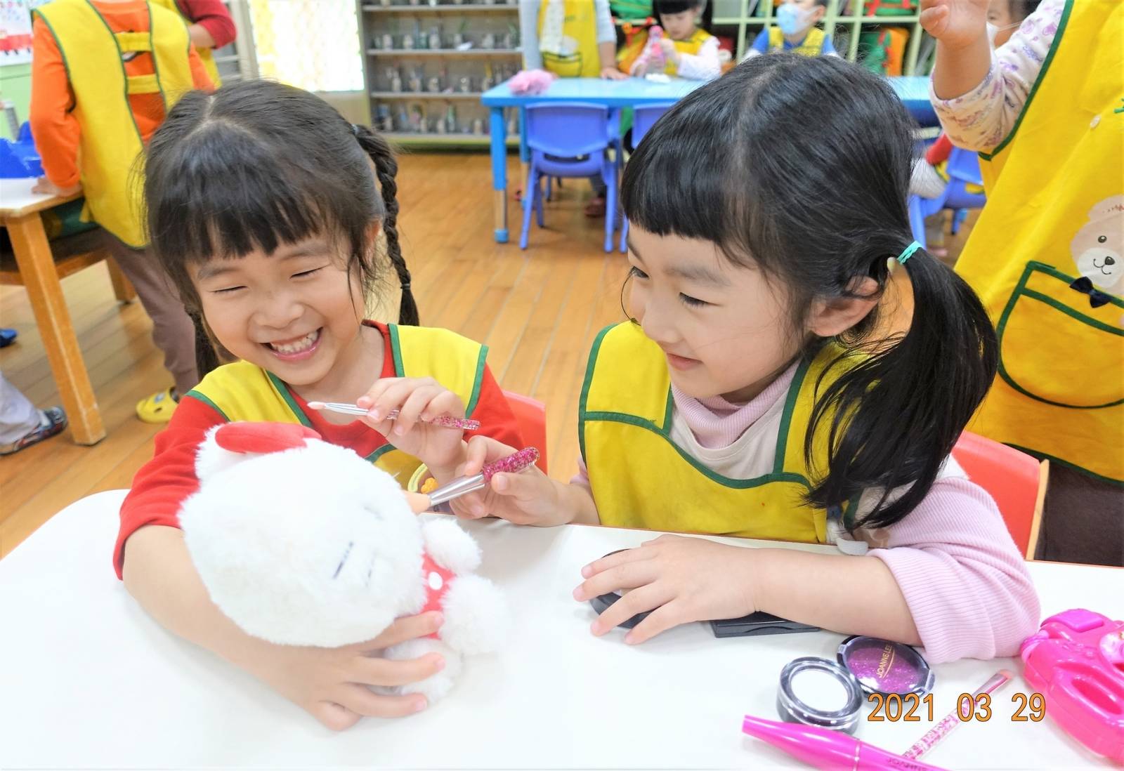 我们的家——庆安乐儿堡幼儿园中班组课程故事 - 知乎