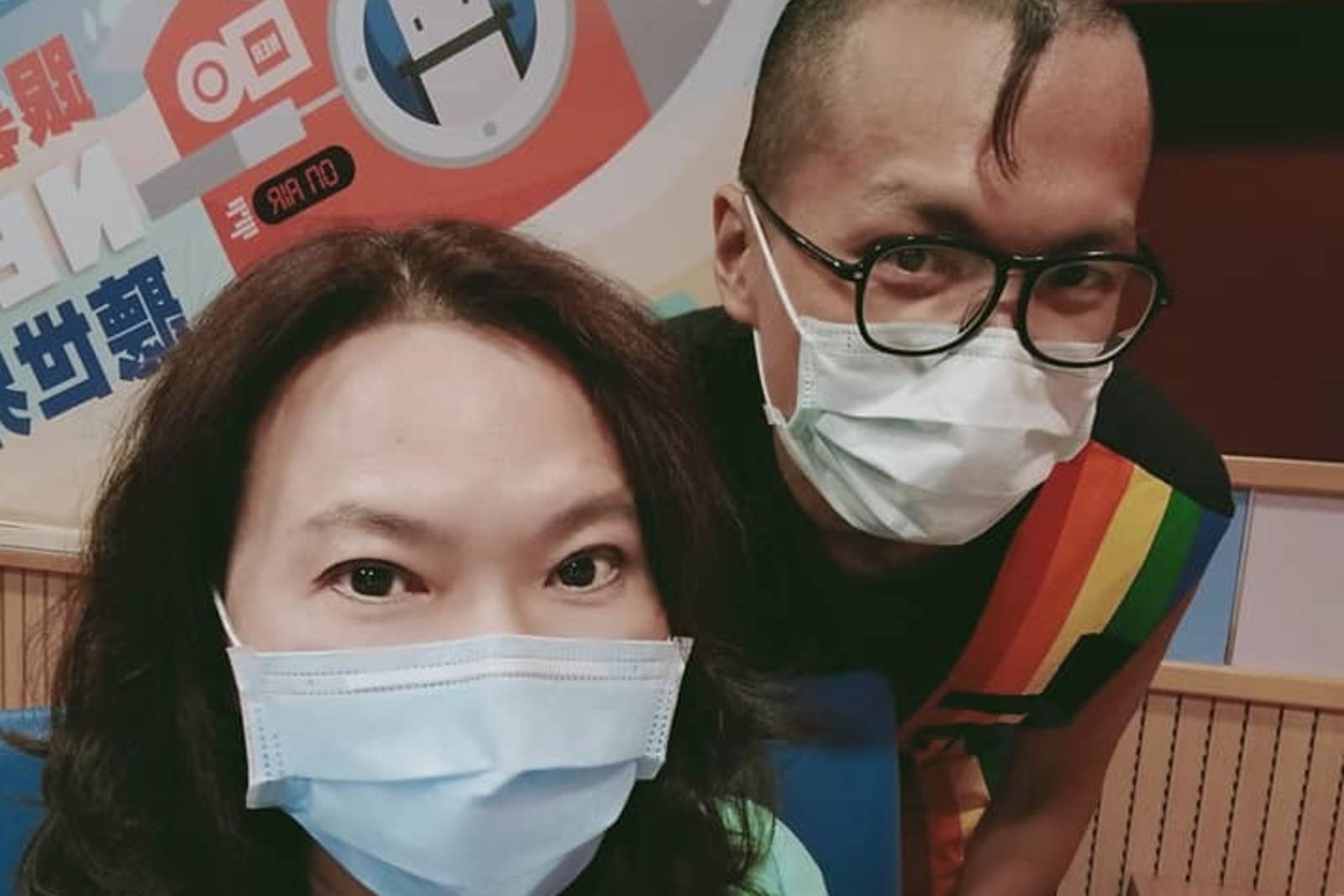 停課不停學! Stay home. Save lives. Help stop coronavirus: 魔法英語帶著大家學習防疫英文懶人包