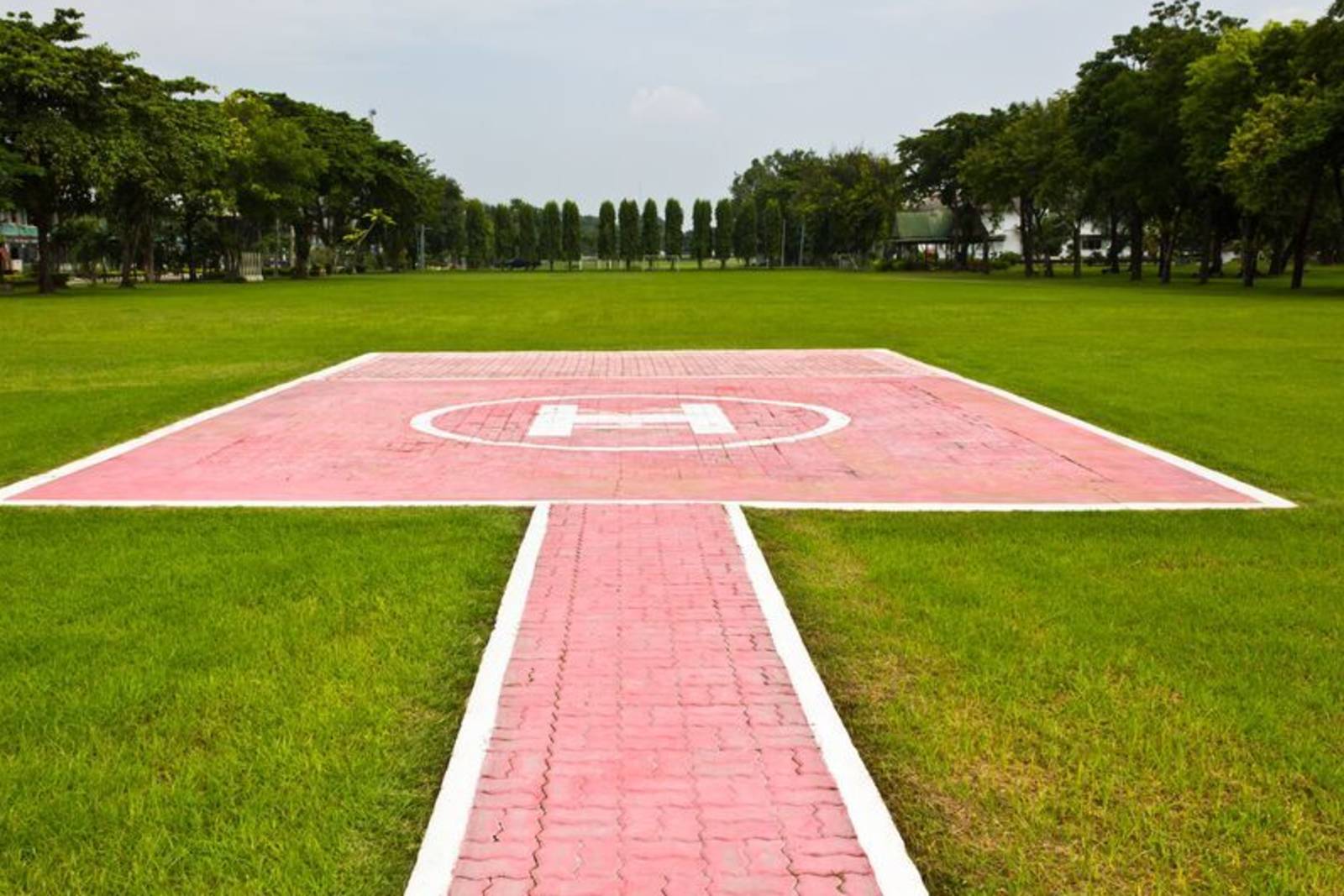 大學生被養成小學生-「直升機父母」要學會放手