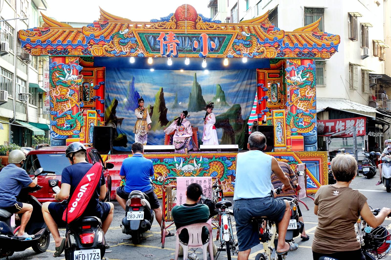 為什麼廟宇活動時，常常會出現歌仔戲呢？