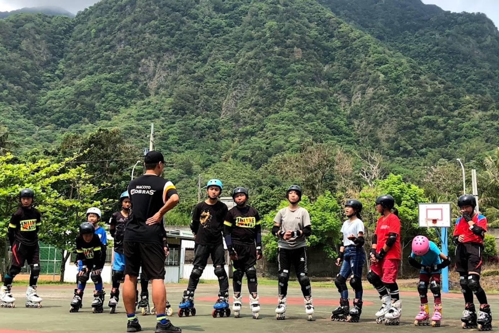 信義國小直排輪隊溜出新風景