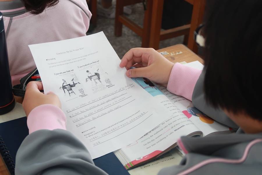 Let's talk in Taiglish. 校園雙語開口說系列報導1