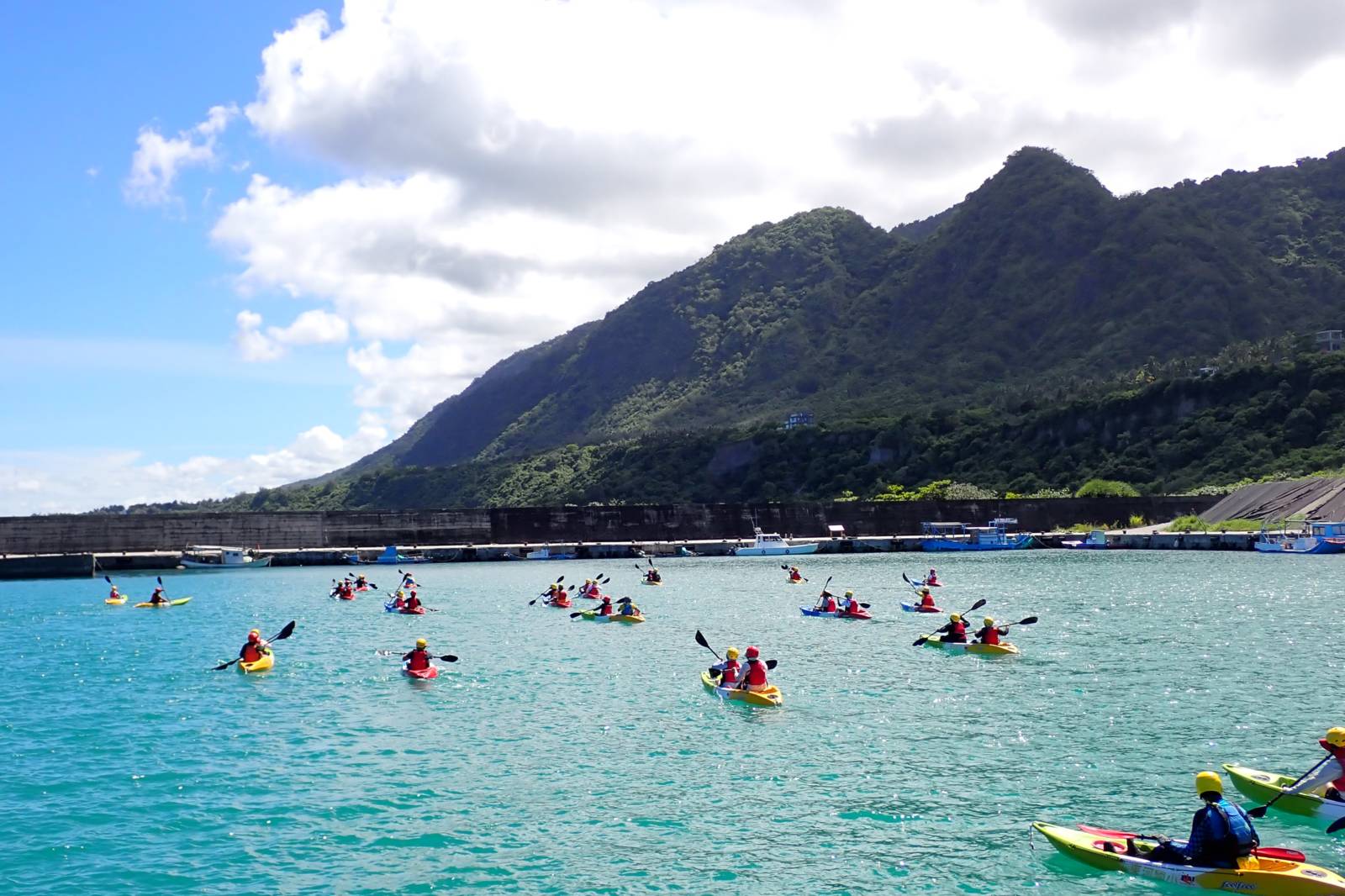 8月 迎風翱翔  奏響海洋教育新旋律