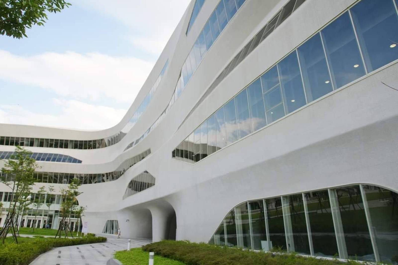 探索數位時代的閱讀新潮流-國立公共資訊圖書館