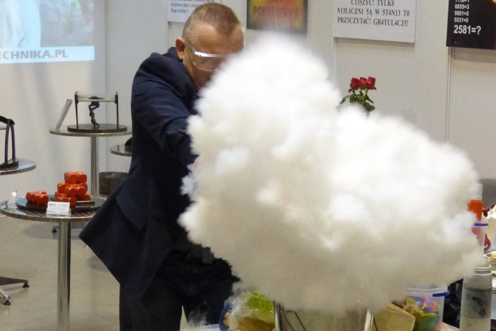 驚!遇上液態氮就爆炸真的假的?