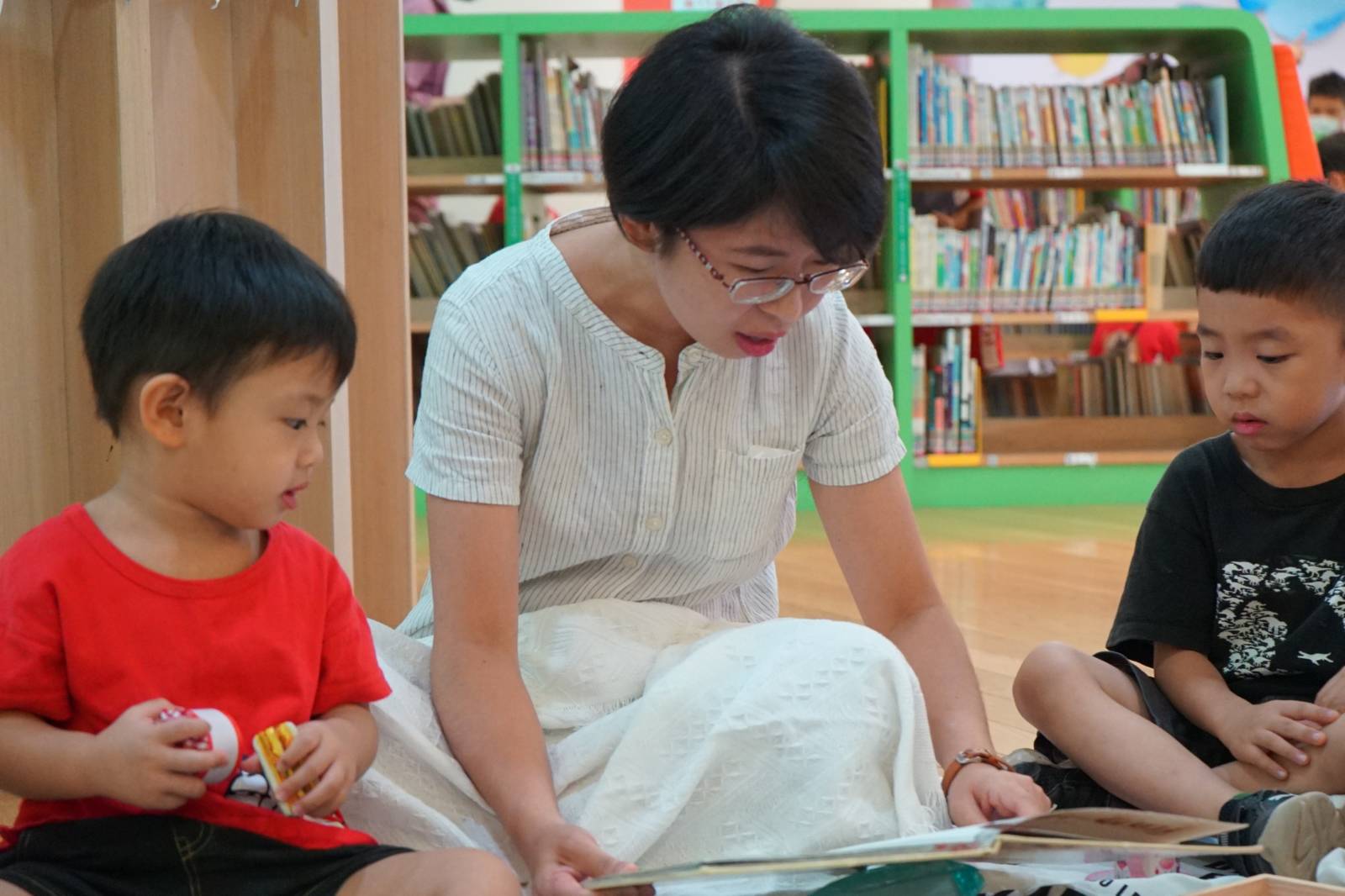 閱讀+親子=愛：圖書館中的親子閱讀之旅 