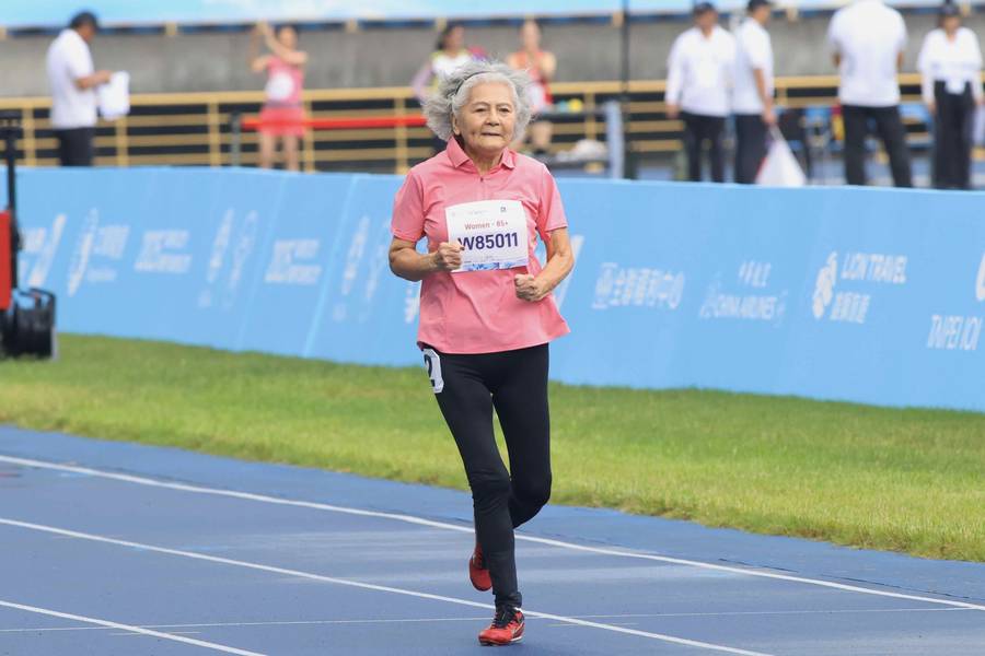 「噴射機阿嬤」林潘秀雲田徑雙冠