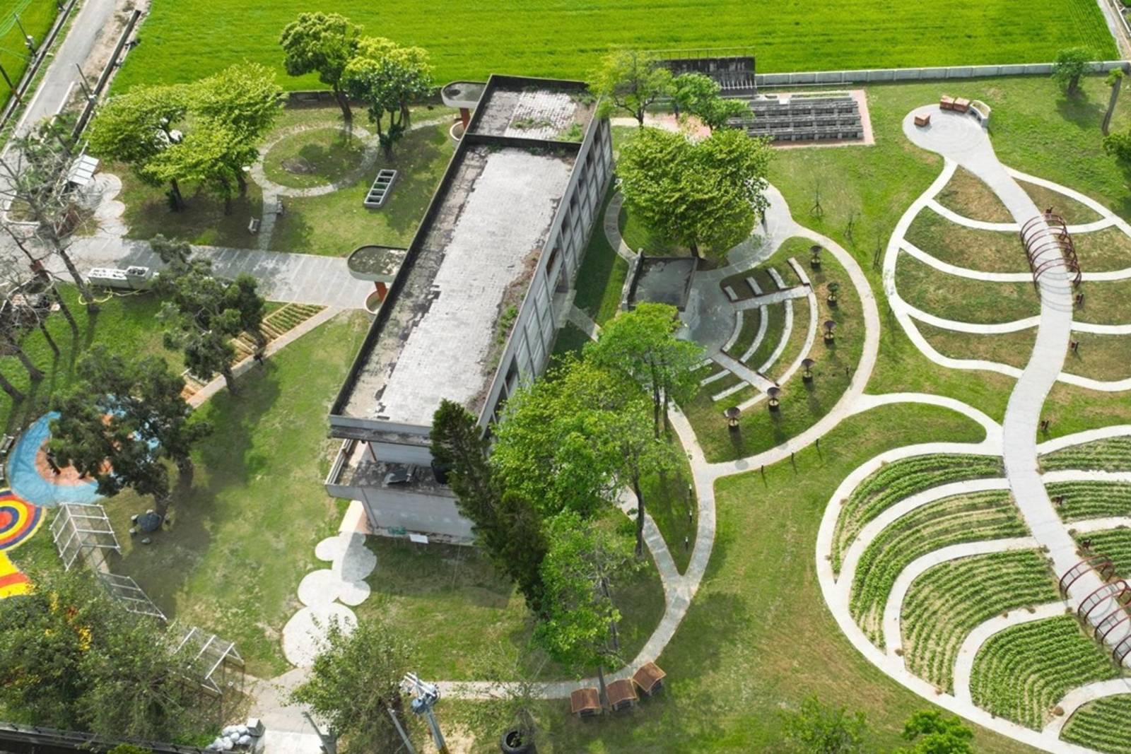 廢校重生/布袋銀髮長輩上學去