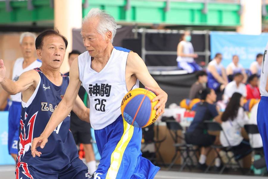 不老英雄 和世界拚一場